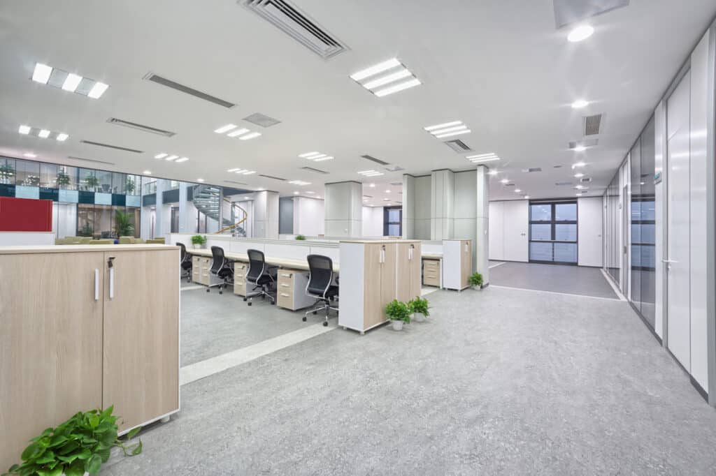 iStock 529272173 | Building a commercial office | 360kc